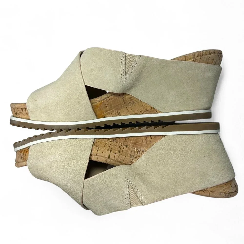 DONALD PLINER Women's Sisu Wedge Suede Sandal, Beige, US 7.5, NWOB